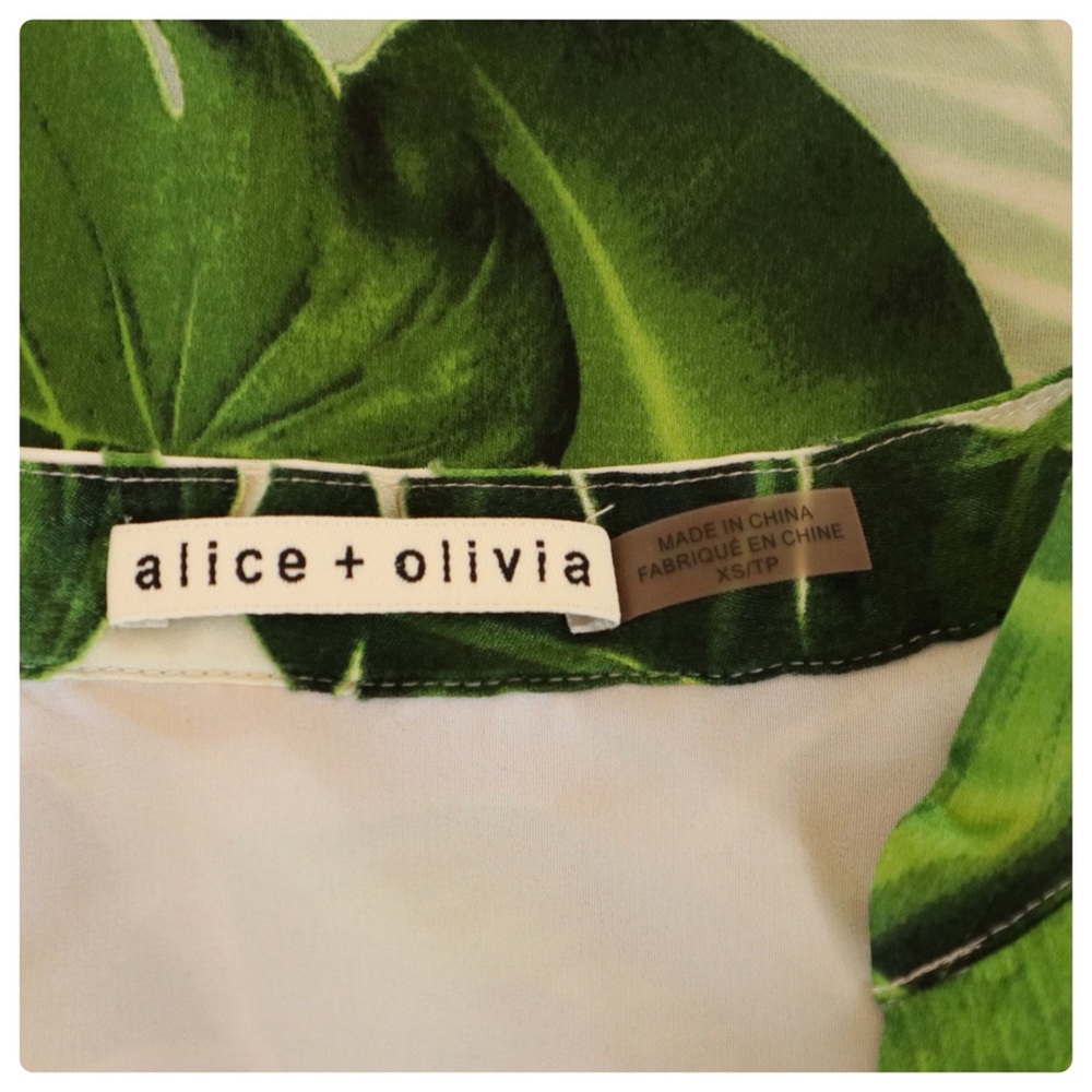 ALICE + OLIVIA Sheila Blouson Sleeve Henley Top - Picture 11 of 13
